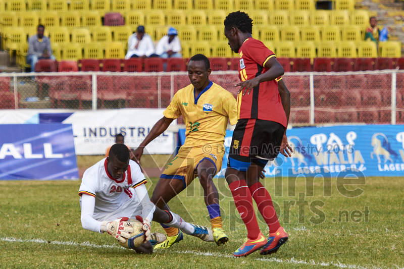 [Rwanda vs Uganda, CECAFA 2015 Final, 5 Dec 2015 in Addis Ababa, Ethiopia.  Photo © Darren McKinstry 2015, www.XtraTimeSports.net]